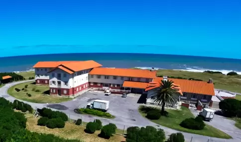 Este es el hotel costero en donde podés alojarte por solo $1200